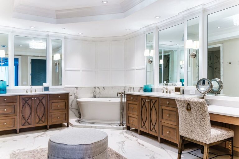 Innovative Ideas Bathroom Remodeling Contractors Are Bringing to Homes