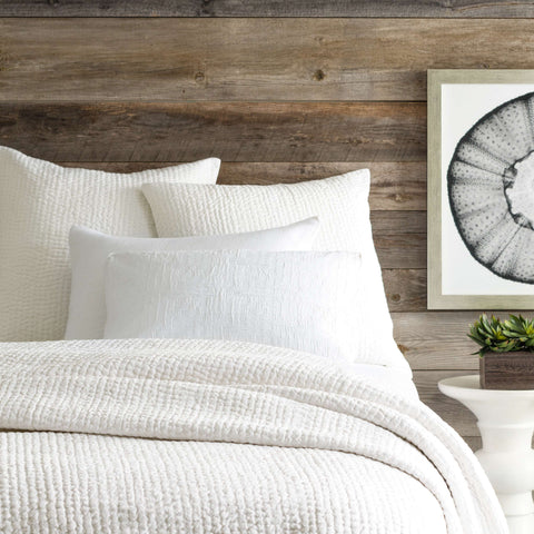 How to Pair LatestBedding’s White Comforter Sets with Seasonal Decor