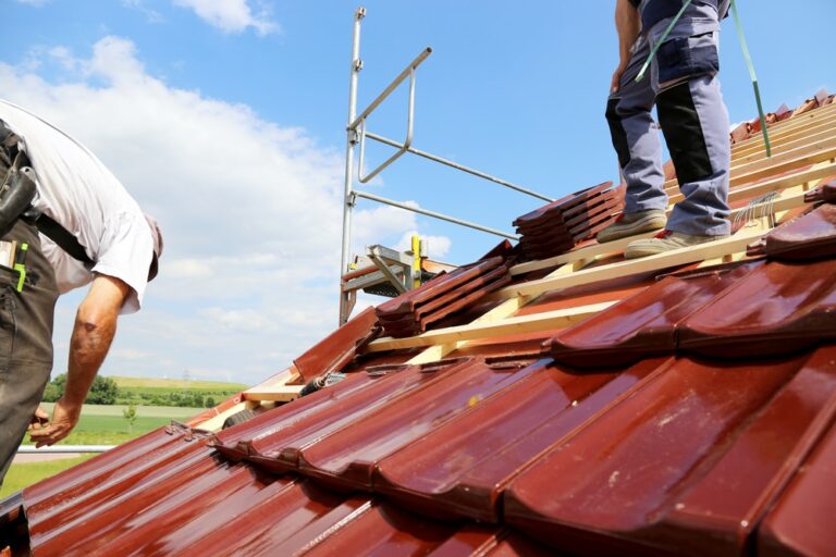 How Roof Replacement Contractors Can Handle Complex Roofing Situations