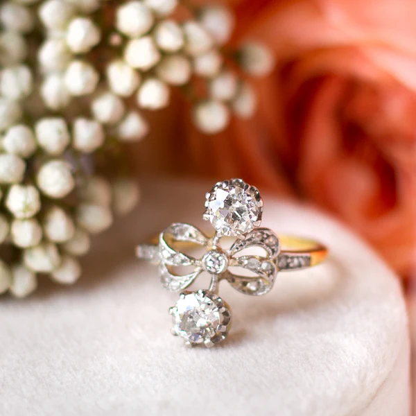 Diamond Toi et Moi Rings: A Unique Engagement Trend for Modern Couples