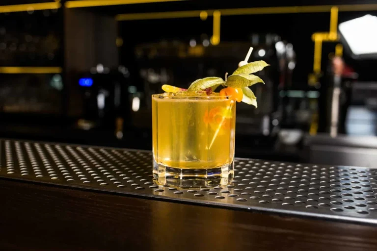 How Liquor Liability Insurance Protects Employees