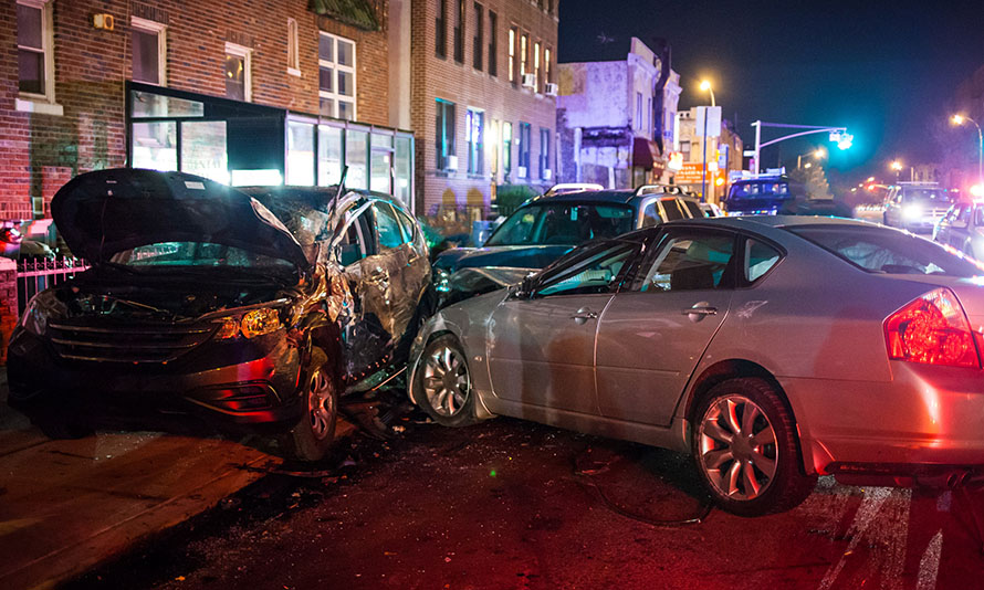 How Queens Car Accident Lawyers Help Navigate Complex Insurance Negotiations