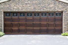 Strategies to Choose the Right Garage Door Color to Match Your Style 