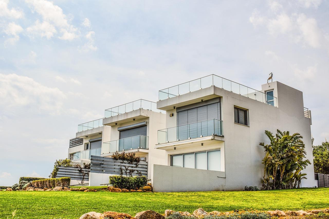 Need-to-Know Guide to Buying a Modern Home