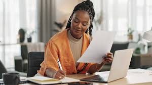 What Helps Writers Maintain Clarity across Technical Documents?