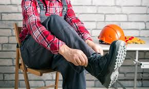 Choosing the Right Safety Boots in Toronto: Protecting Your Feet and Enhancing Workplace Safety
